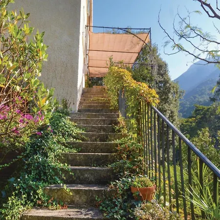 Four Bedroom Holiday In Farinole Prázdninový dům Braccolaccia