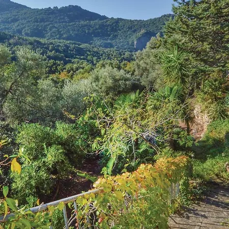 Four Bedroom Holiday In Farinole Prázdninový dům