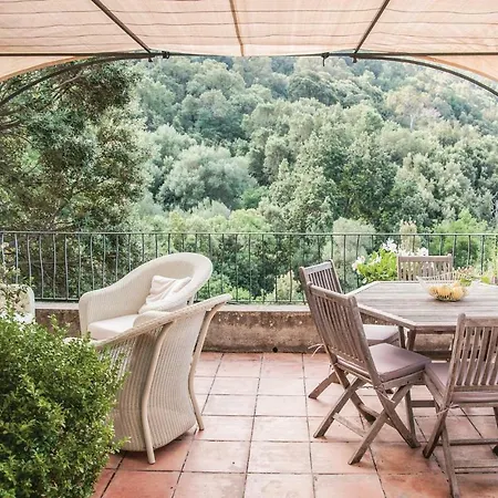 Four Bedroom Holiday In Farinole Braccolaccia