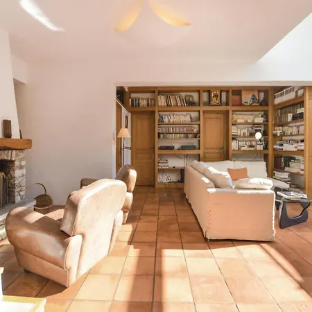 بيت للعطل Four Bedroom Holiday In Farinole