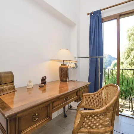 بيت للعطل Four Bedroom Holiday In Farinole *