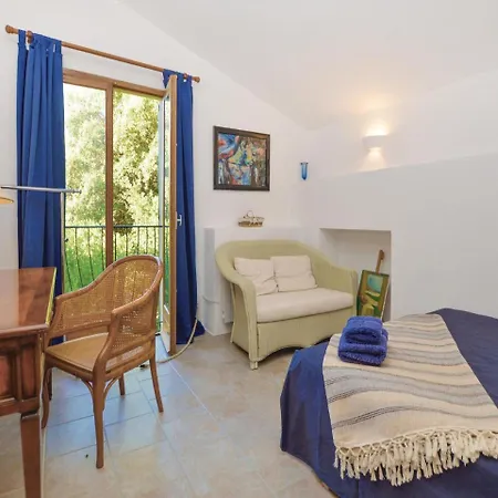 Four Bedroom Holiday In Farinole Braccolaccia