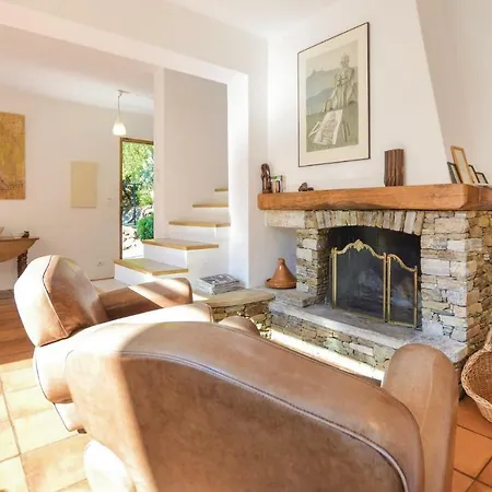 Four Bedroom Holiday In Farinole