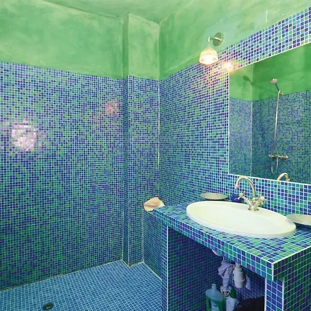 Four Bedroom Holiday In Farinole *