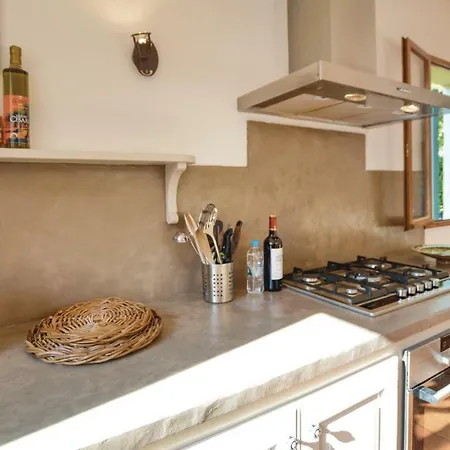 Four Bedroom Holiday In Farinole بيت للعطل